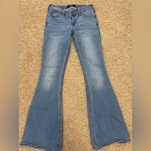 Hollister Low Rise Flare Jeans Size 2 Long, Tall